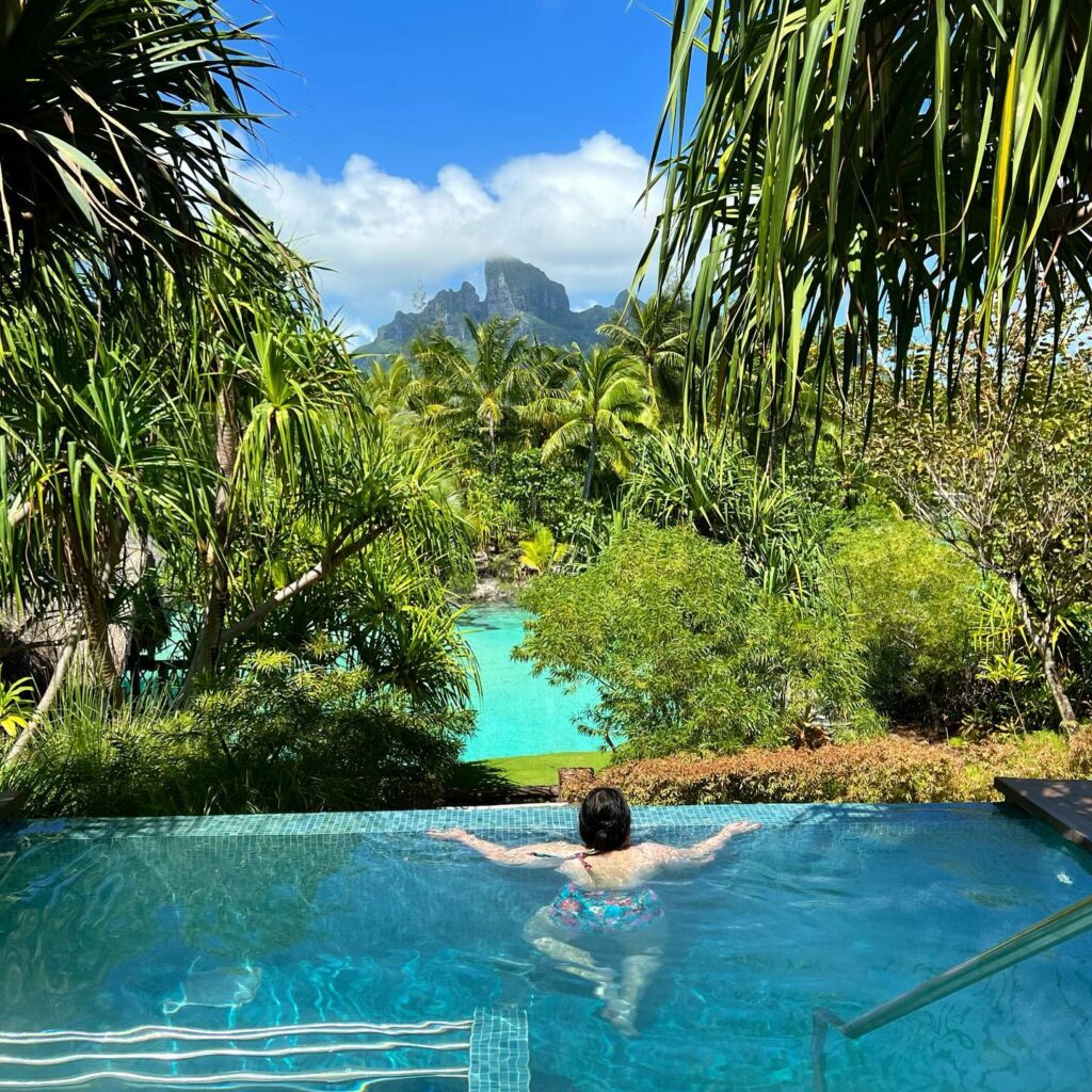 Spa pool @ Four Seasons Bora Bora