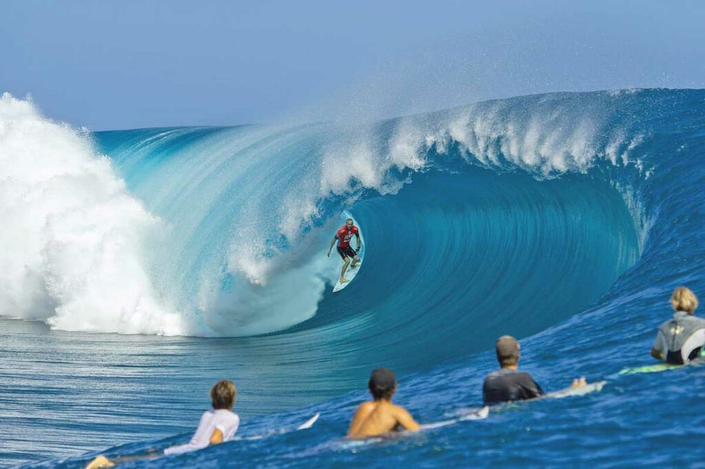 Teahupo'o wave in Tahiti