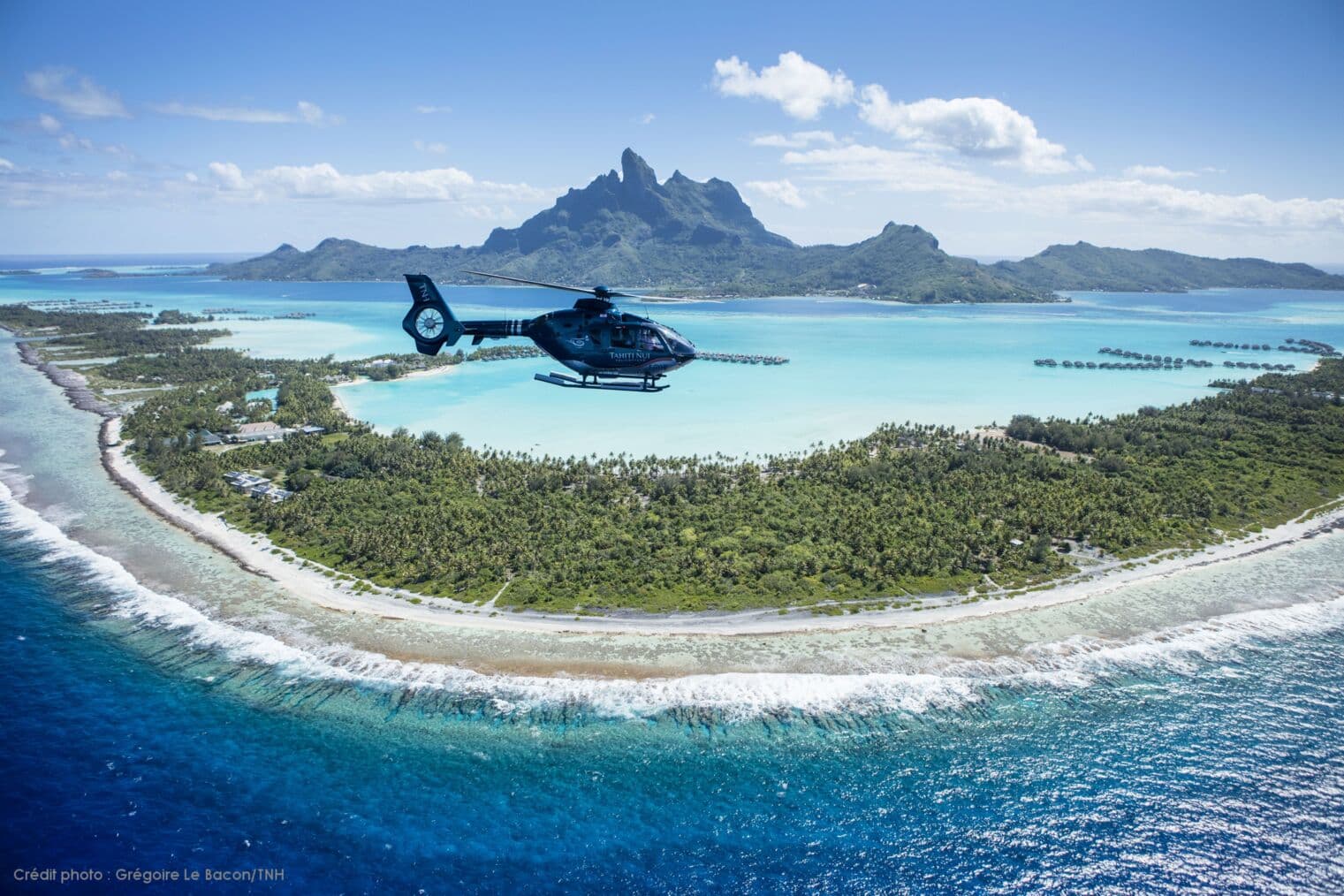 Helicopter tour in Bora Bora