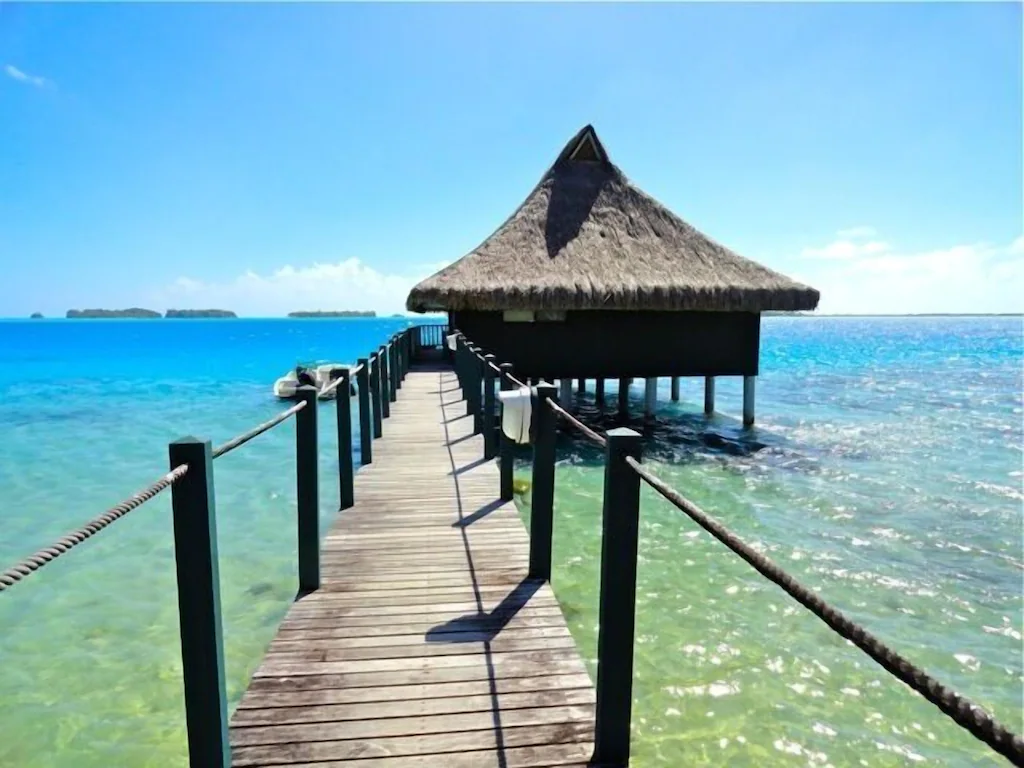 Private overwater bungalow rental in bora bora