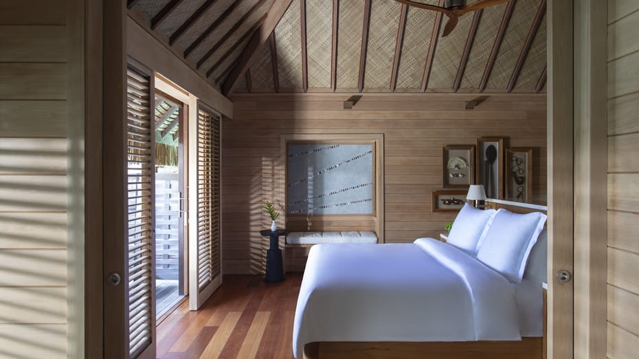 Bedroom - One Bedroom Mountain-View Overwater Bungalow Suite With Plunge Pool - Four Seasons Resort Bora Bora